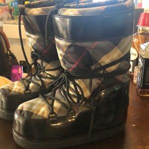 Authentic Burberry moon boot snow boots
